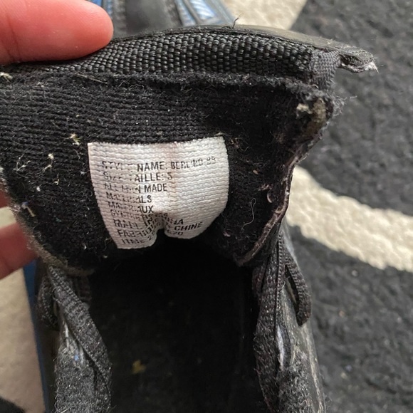 Rawlings cleats, size 5, black and blue. - Picture 6 of 6